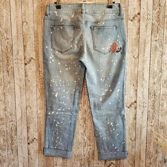Women's SOHO New York and C Cropped Boyfriend Jeans Size 2 Blue with Pink Roses - Picture 7 of 11